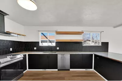 951 E South Fork Cir, Sandy, UT 84094 - Photo 3