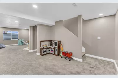 2066 W 2280 S, Woods Cross, UT 84087 - Photo 23