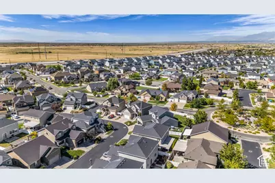 2066 W 2280 S, Woods Cross, UT 84087 - Photo 33