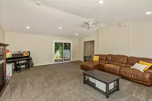 9066 S Newcastle Cir, Sandy, UT 84093 - Photo 15