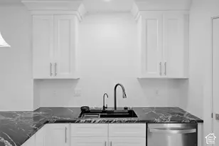 2936 E La Joya Dr S, Holladay, UT 84124 - Photo 15
