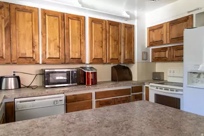 2105 W 3875 S, Roy, UT 84067 - Photo 3