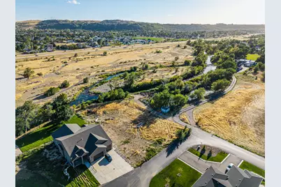 6794 S 2125 E #7, Uintah, UT 84405 - Photo 3