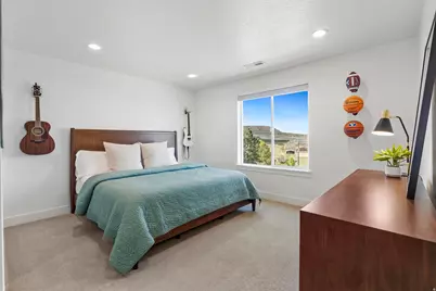 686 W Eaglecrest Cir, Elk Ridge, UT 84651 - Photo 29