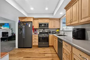 8209 S Valencia Pl, Sandy, UT 84093 - Photo 9