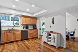 8209 S Valencia Pl, Sandy, UT 84093 - Photo 7