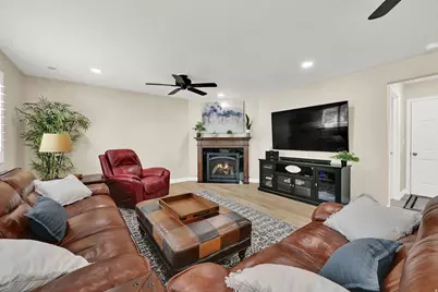 2578 W 1890 N, Clinton, UT 84015 - Photo 9