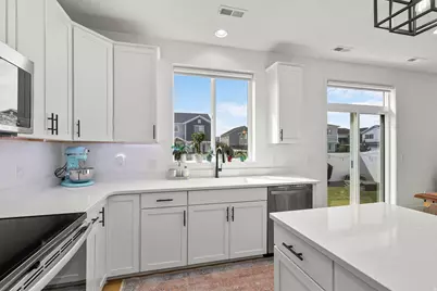 2063 W 3360 S, Syracuse, UT 84075 - Photo 11
