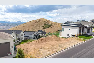 4899 N Vialetto Way #206, Lehi, UT 84048 - Photo 9