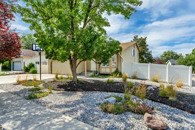 8138 S Angel St, Sandy, UT 84070 - Photo 3
