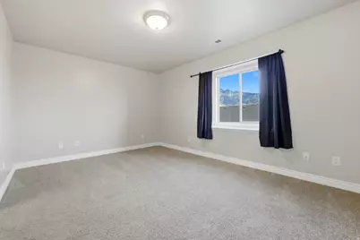 1852 E Whitetail Dr, Layton, UT 84040 - Photo 15