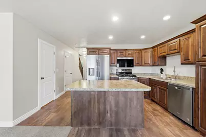 1852 E Whitetail Dr, Layton, UT 84040 - Photo 5