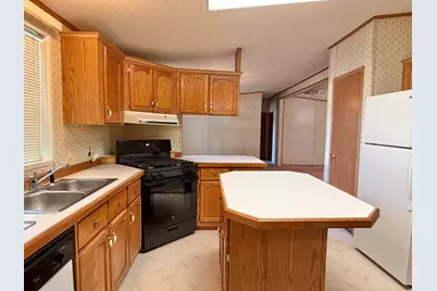 289 N 300 W, Huntington, UT 84528 - Photo 7