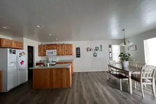 388 S Redrock Dr, Santaquin, UT 84655 - Photo 17
