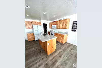 388 S Redrock Dr, Santaquin, UT 84655 - Photo 3