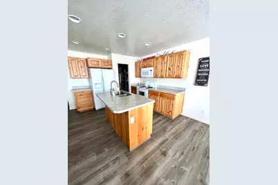388 S Redrock Dr, Santaquin, UT 84655 - Photo 3