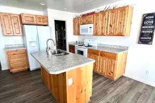 388 S Redrock Dr, Santaquin, UT 84655 - Photo 3