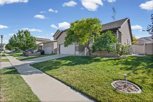 4658 N Long Way, Eagle Mountain, UT 84005 - Photo 5
