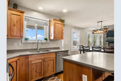 2103 N 5 E, Layton, UT 84041 - Photo 7