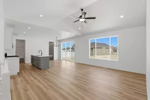 2403 E Sunflower Dr, Eagle Mountain, UT 84005 - Photo 7