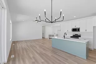 2403 E Sunflower Dr, Eagle Mountain, UT 84005 - Photo 11