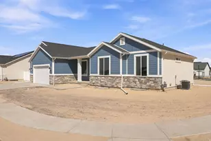 2403 E Sunflower Dr, Eagle Mountain, UT 84005 - Photo 3