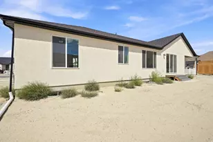 2266 E Morning Glory Way, Eagle Mountain, UT 84005 - Photo 35