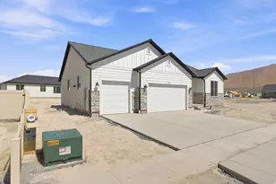 2273 E Sunflower Dr, Eagle Mountain, UT 84005 - Photo 3