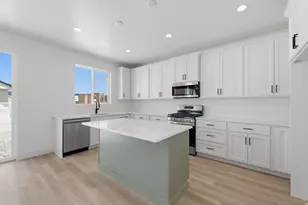 2273 E Sunflower Dr, Eagle Mountain, UT 84005 - Photo 9