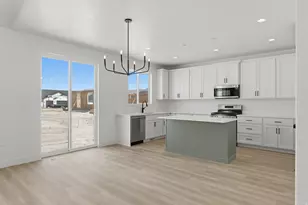 2273 E Sunflower Dr, Eagle Mountain, UT 84005 - Photo 7