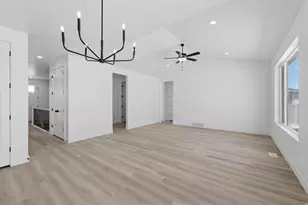 2273 E Sunflower Dr, Eagle Mountain, UT 84005 - Photo 5