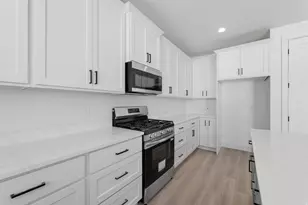 2273 E Sunflower Dr, Eagle Mountain, UT 84005 - Photo 11