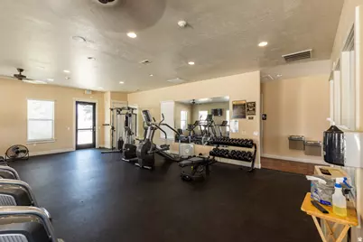 1056 W Stonehaven Dr, North Salt Lake, UT 84054 - Photo 43