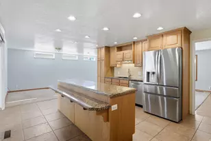 967 E Tritoma Ave, White City, UT 84094 - Photo 9