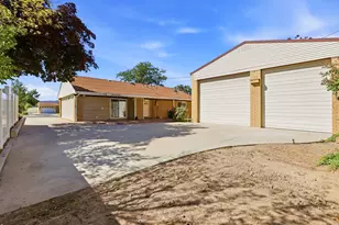 967 E Tritoma Ave, White City, UT 84094 - Photo 3