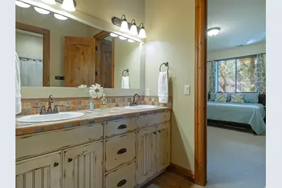 1879 E Longview Dr S, Holladay, UT 84124 - Photo 43