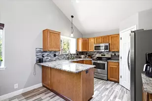 2041 N 750 W, Clinton, UT 84015 - Photo 7