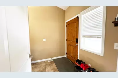 2246 W Mackay Ln S, Taylorsville, UT 84129 - Photo 23