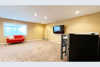 2246 W Mackay Ln S, Taylorsville, UT 84129 - Photo 33