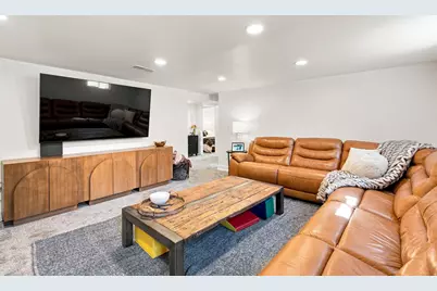 2588 E Barbey Dr, Salt Lake City, UT 84109 - Photo 25