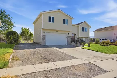612 E Barbed Wire Dr, Grantsville, UT 84029 - Photo 3