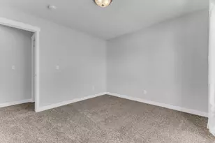 2427 S Andover St, West Haven, UT 84401 - Photo 27