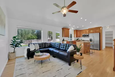 673 E 2100 N, North Logan, UT 84341 - Photo 9