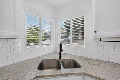 921 S Chestnut Dr, Fruit Heights, UT 84037 - Photo 15