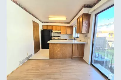 865 E 575 N, Layton, UT 84041 - Photo 9
