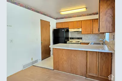 865 E 575 N, Layton, UT 84041 - Photo 7