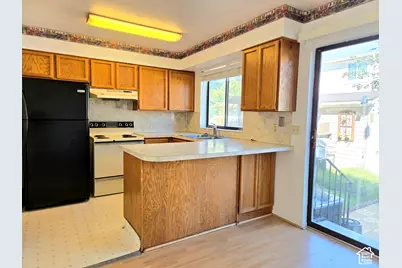 865 E 575 N, Layton, UT 84041 - Photo 3