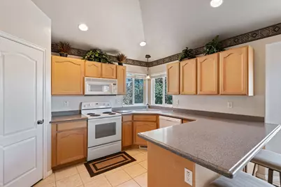 4838 W Cherry Laurel Ln S, West Jordan, UT 84081 - Photo 23