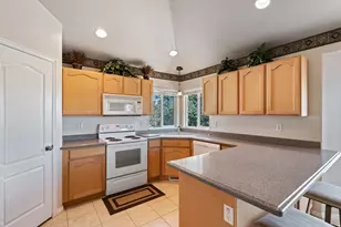 4838 W Cherry Laurel Ln S, West Jordan, UT 84081 - Photo 23