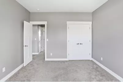 45 N Village Park Dr E, Layton, UT 84041 - Photo 25